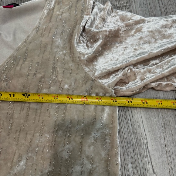 Vince Camuto Womens Beige Blouson Sleeve Velvet Top size M - Picture 8 of 10